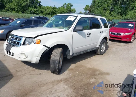 2011 Ford Escape Xlt z USA, uszkodzony, nr VIN 1FMCU9DG4BKC46954